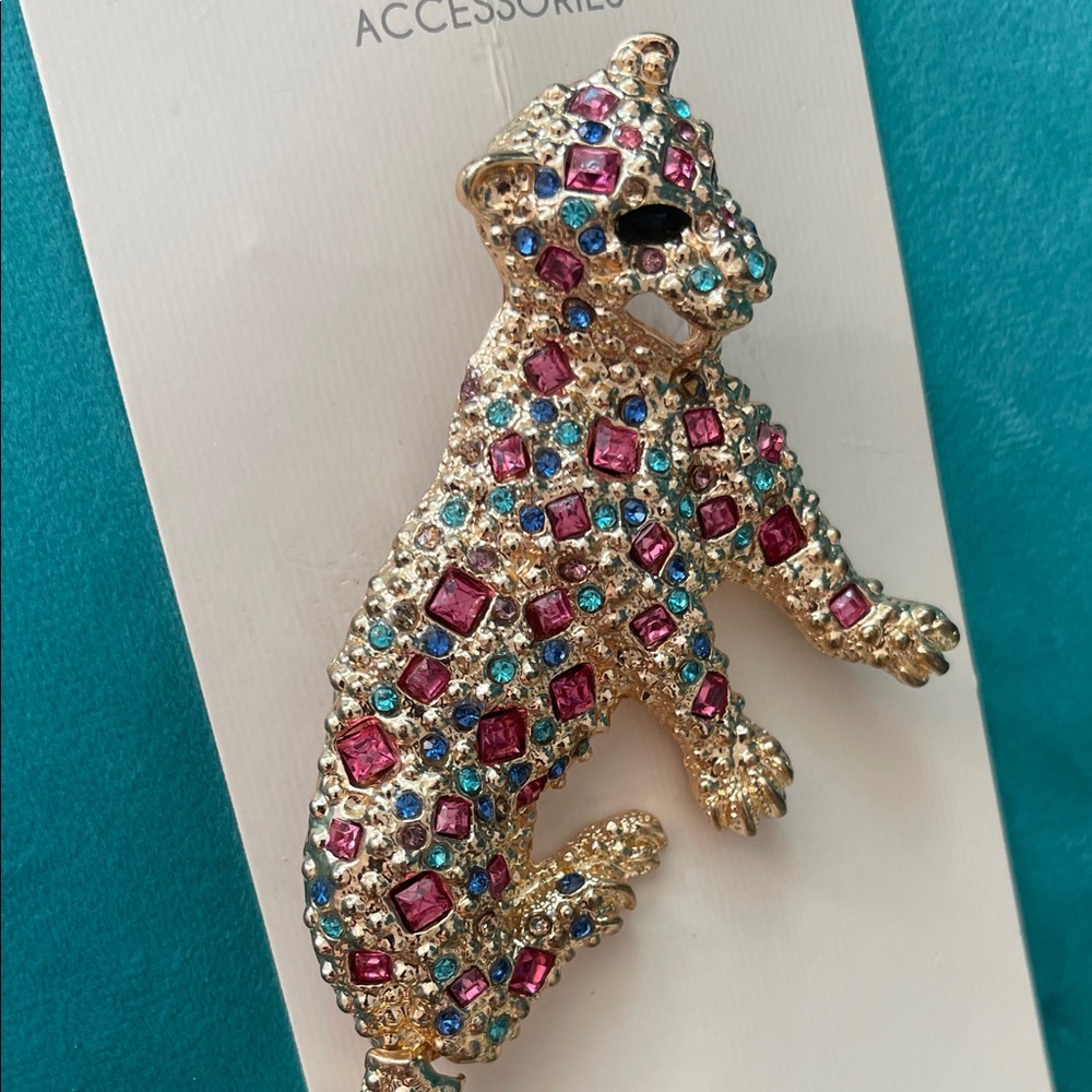 🚨 SOLD OUT 🚨GEMSTONE LEOPARD PIN - Picture 5 of 5